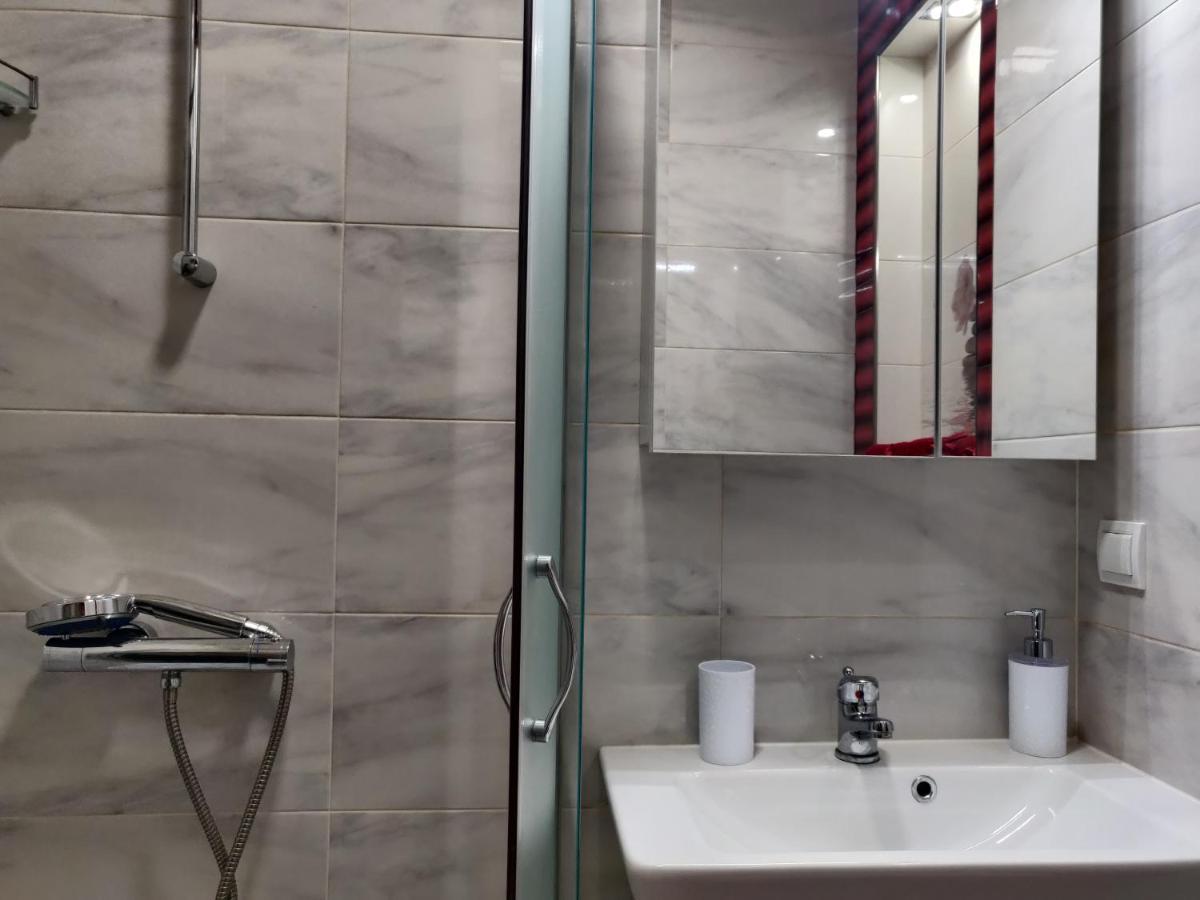 White Apartment Kazanlŭk Exteriér fotografie